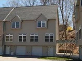 20 Riverbank Rd APT 6, Attleboro, MA 02703