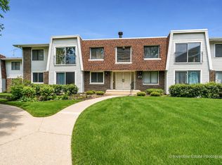 2711 Hobson Rd APT 5, Woodridge, IL 60517