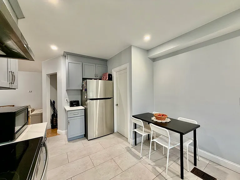 305 Washington St #1A — Photo 19