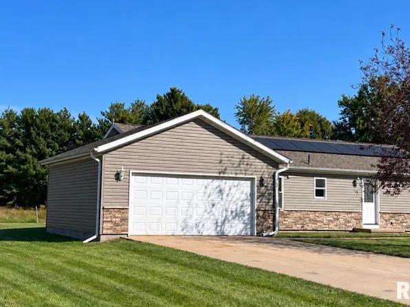 205 Buttercup Dr, Athens, IL 62613