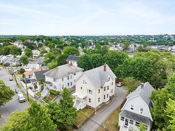 5th image of 11 Fernwood Ave