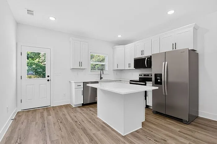 308 E Talleyrand Ave — Photo 8