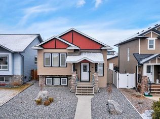 98 S Village Cres, Red Deer, AB T4R0P2
