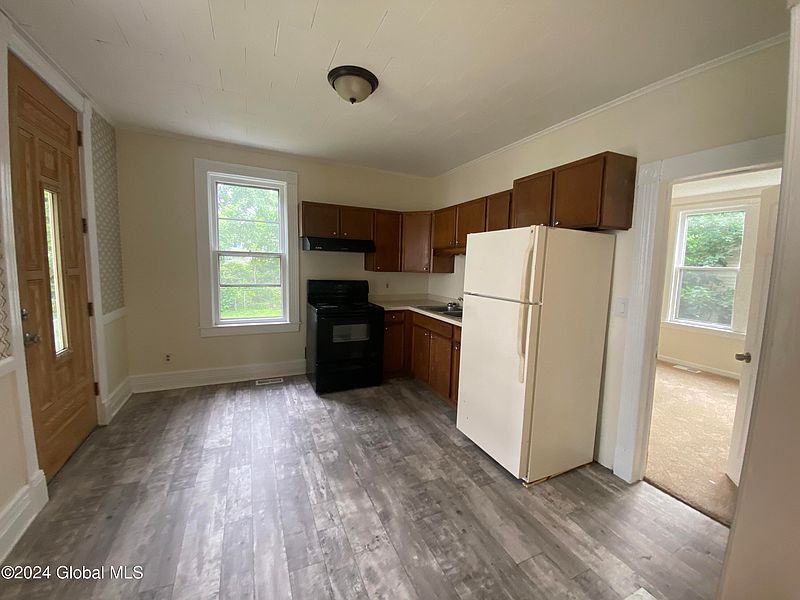 3rd image of 35 Chester Street