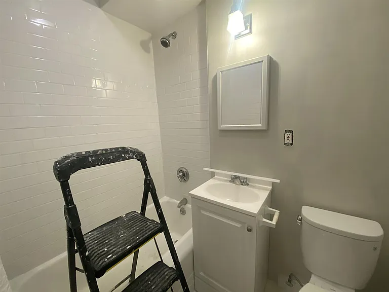 175 Summer St #5 — Photo 3