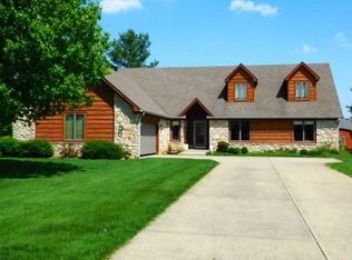 3623 Lakewood Dr, Greenfield, IN 46140