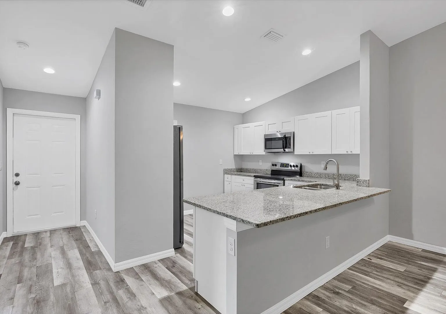 Duplex Unit For Rent In Port Charlotte — Photo 4