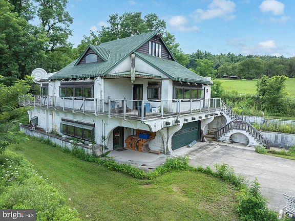 2nd image of 131 Tucker Rd