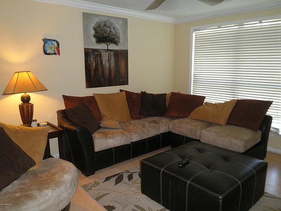 3rd image of 2603 Red Oak Dr