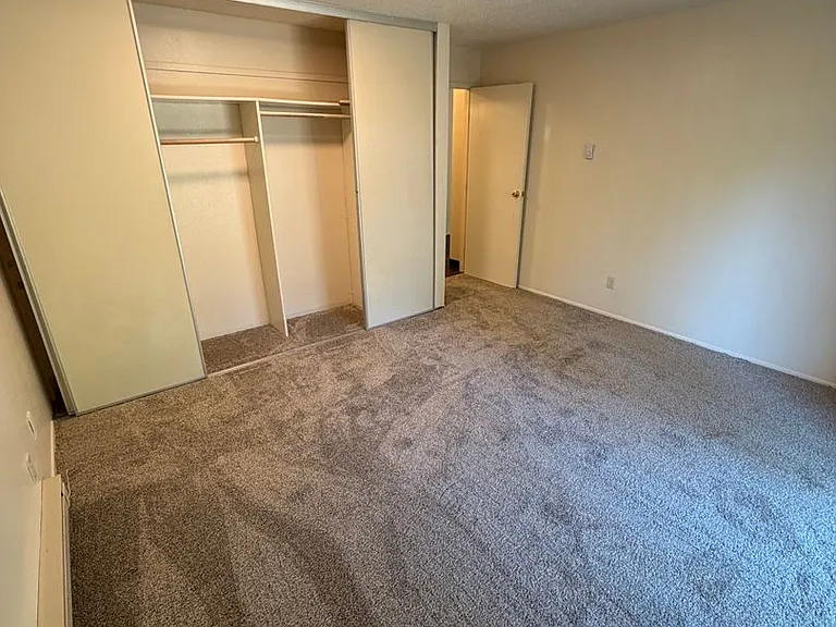 Michelbook Apartments — Photo 25
