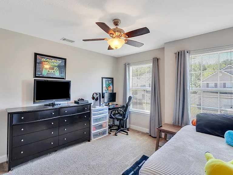203 Grandview Dr #1 — Photo 15