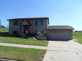 223 Barbara Ann Dr, Reedsburg, WI 53959