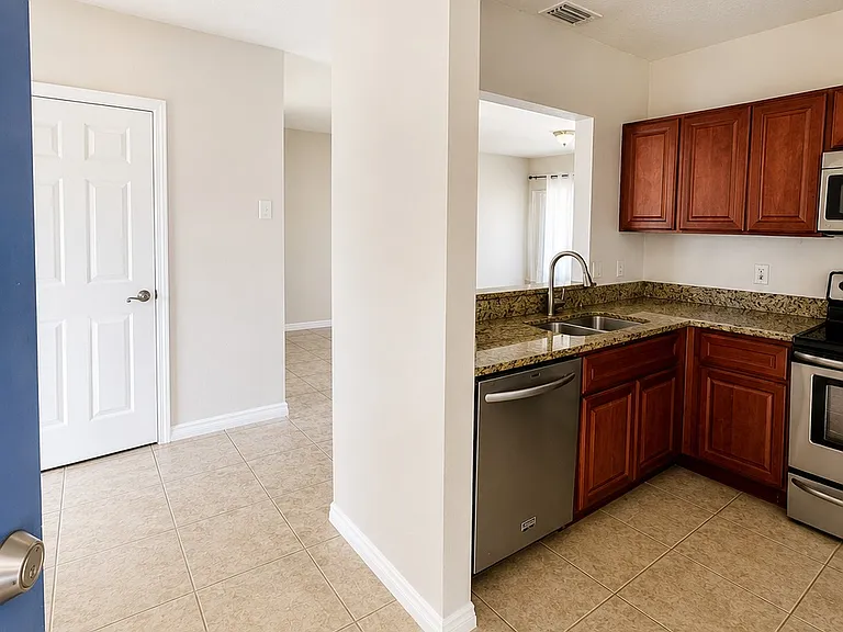 527 Villa Del Sol Cir #205 — Photo 3