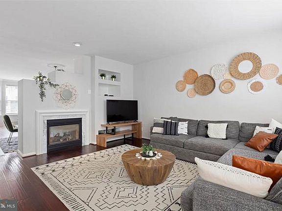 2nd image of 13340 Colchester Ferry Pl
