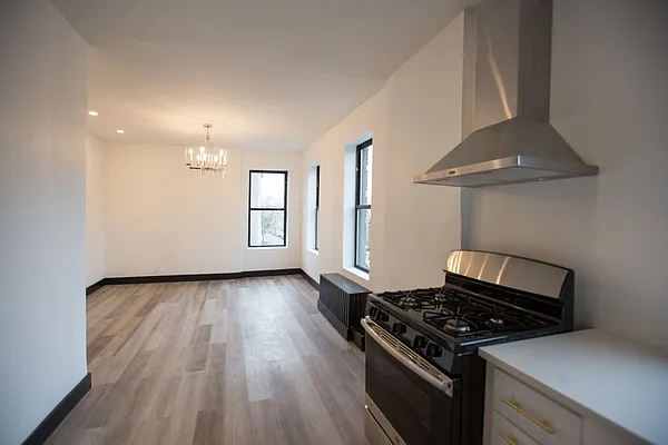 Rented by Cyberapts Management | media 27