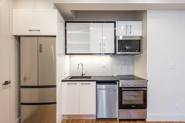 Rented by Nooklyn NYC LLC | media 54