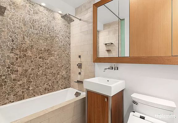 5th image of 22 W 15th St APT 6G