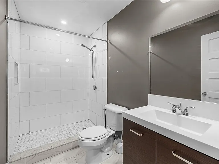 25 Howes St #3 — Photo 9
