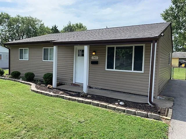 3 bed, 936 sqft, $1,525 — Photo 2