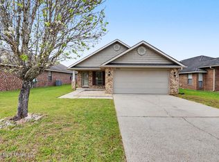 17350 Palm Ridge Dr, Diberville, MS 39540