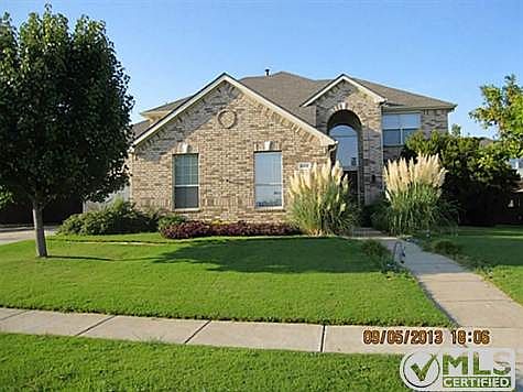 1st image of 2816 Deerhurst Dr