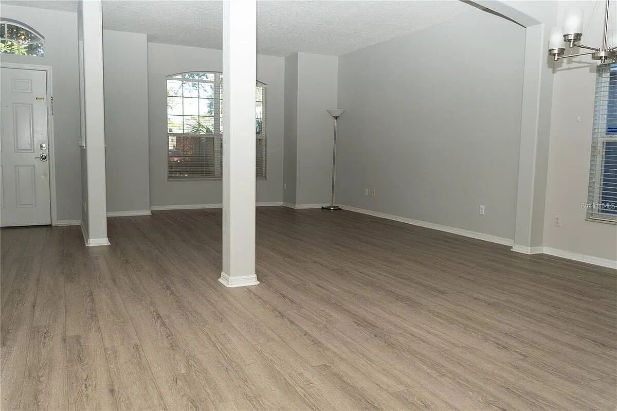 4 bed, 2.0 bath, 2197 sqft, $3,300 — Photo 2