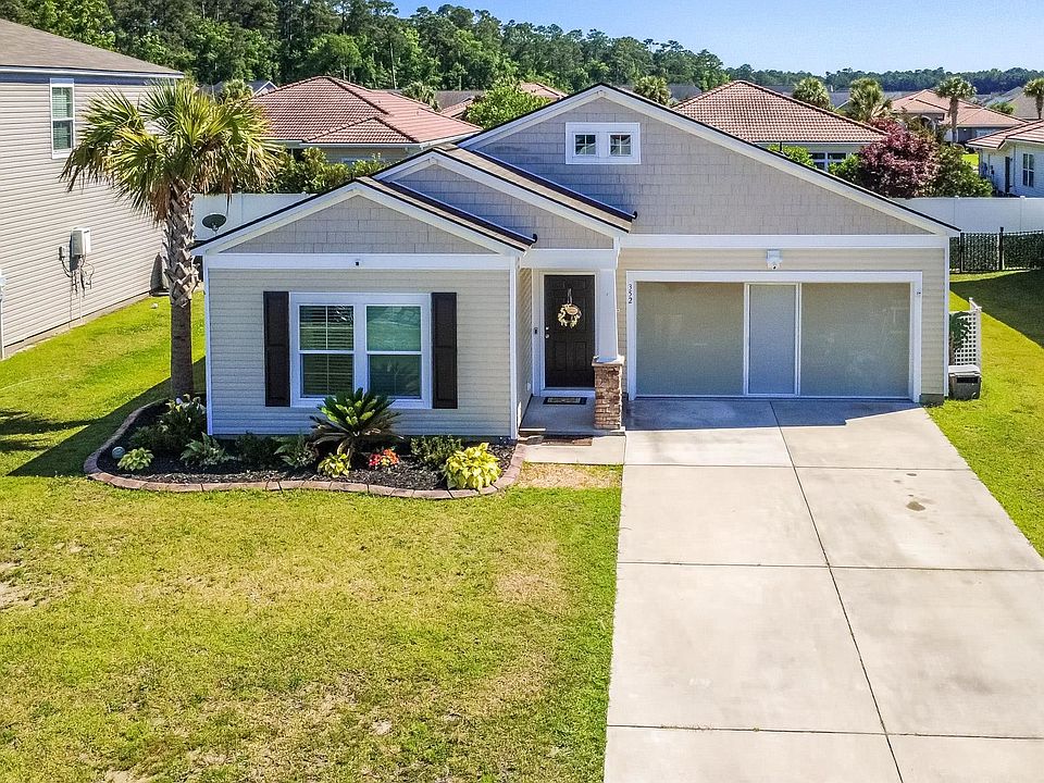 1st image of 352 Hidden Cove Dr.