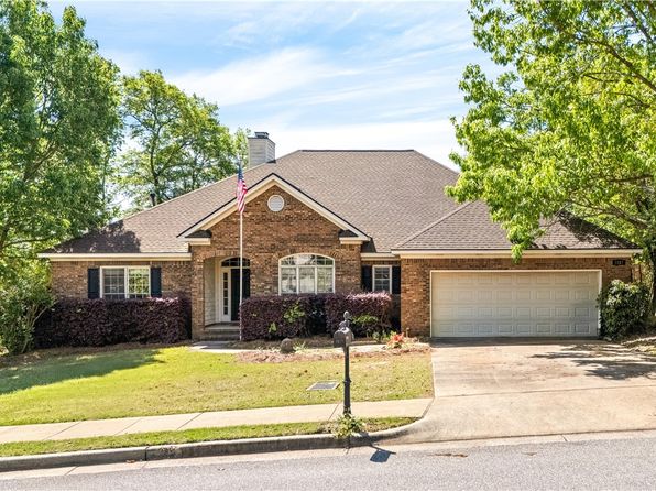1817 Roanoke Ln, Auburn, AL 36830