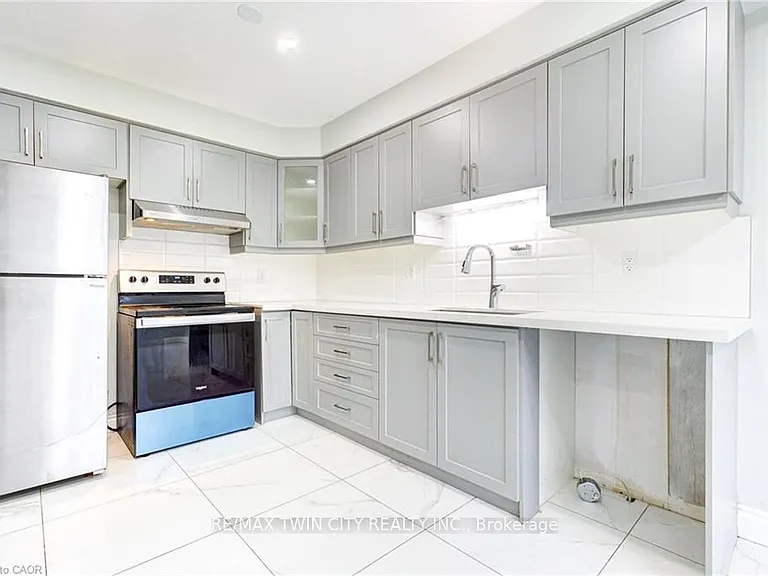 110 Commonwealth St — Photo 11