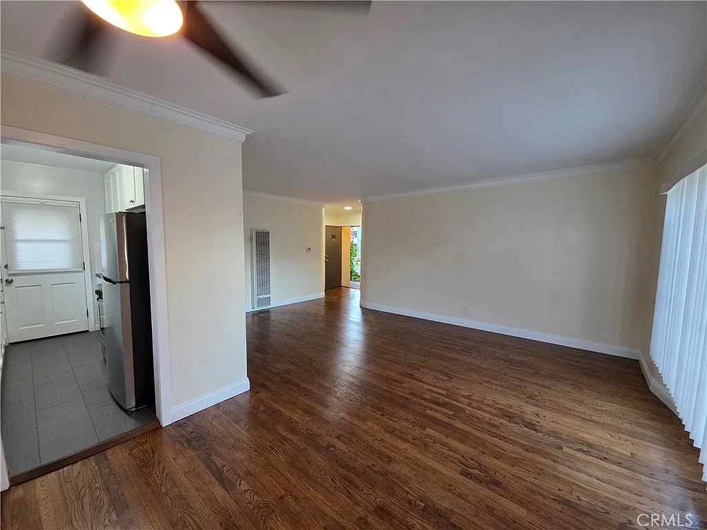 2 bed, 700 sqft, $3,700 — Photo 4