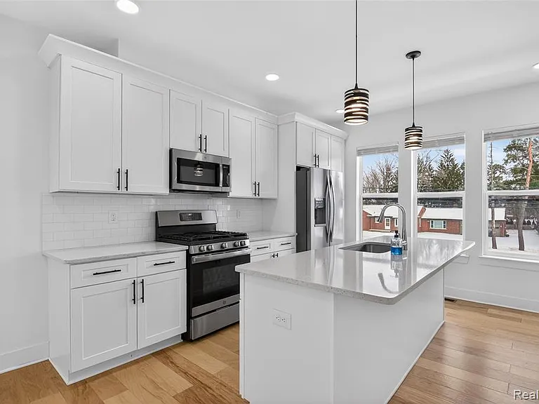 2925 Square Lake Ct — Photo 11