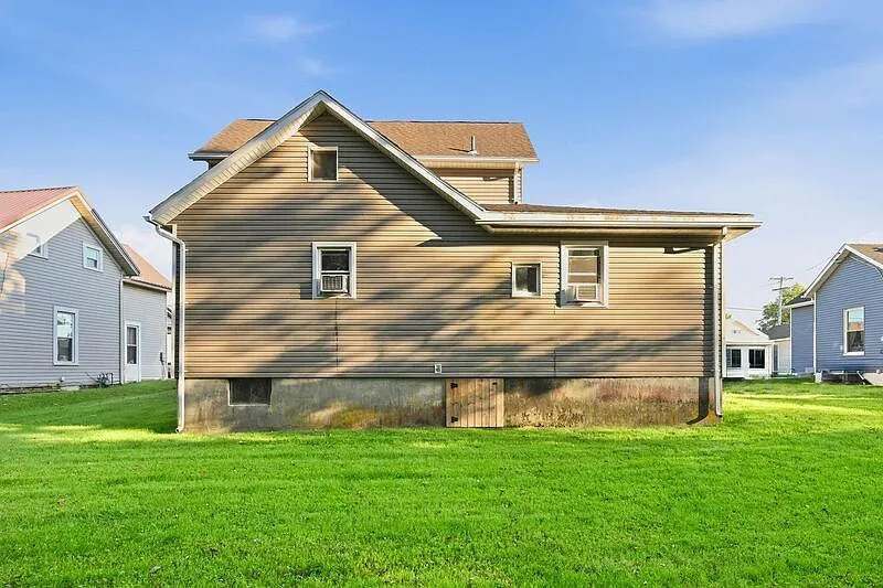 1 bed, 1.0 bath, $899 — Photo 2