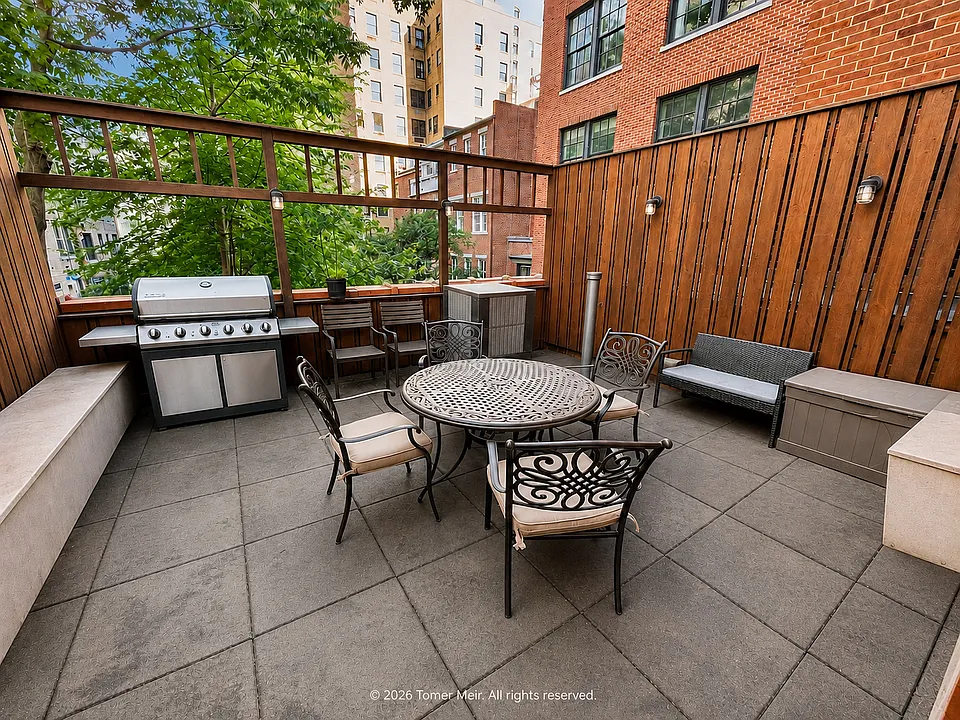 1129 Lexington Ave #2