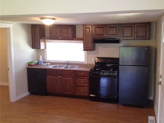 2nd image of 309 S Baker St #1