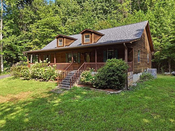 2nd image of 854 Williams Rd
