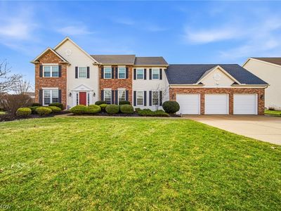 27067 Sanctuary Ln, Olmsted Falls, OH, 44138