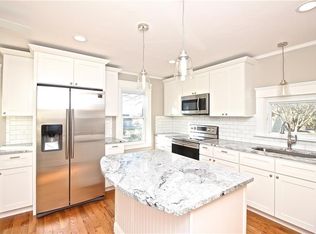 58 Malbone Rd, Newport, RI 02840