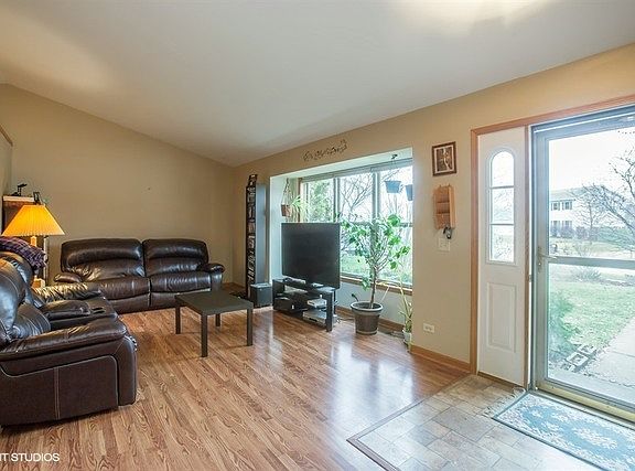 3rd image of 1601 Ash Ave