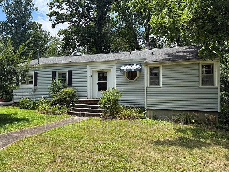 110 Locust Ct