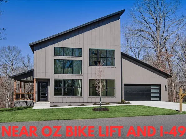 11 Chatburn Ln, Bella Vista, AR 72715