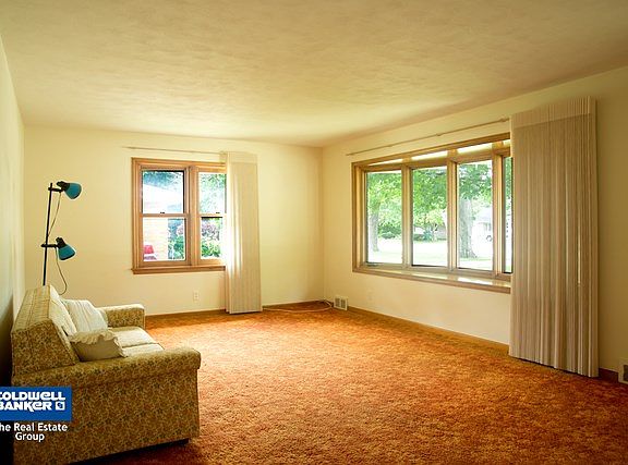 4th image of 710 Woodlawn Ave