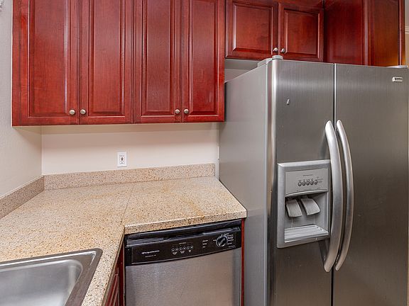 4th image of 5540 Owensmouth Ave APT 218