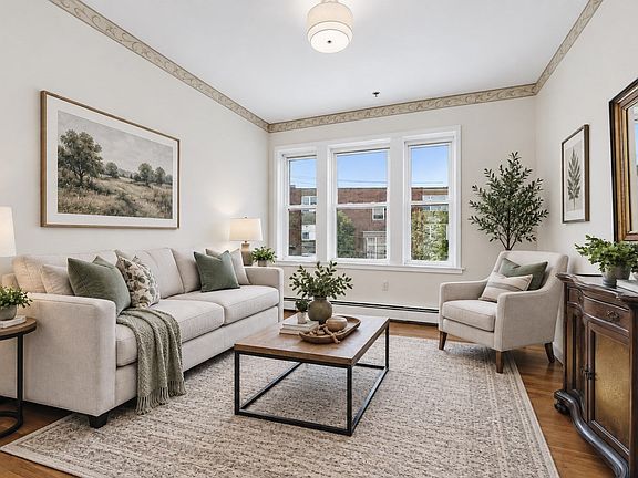 2nd image of 509 Pleasant St APT 2-4