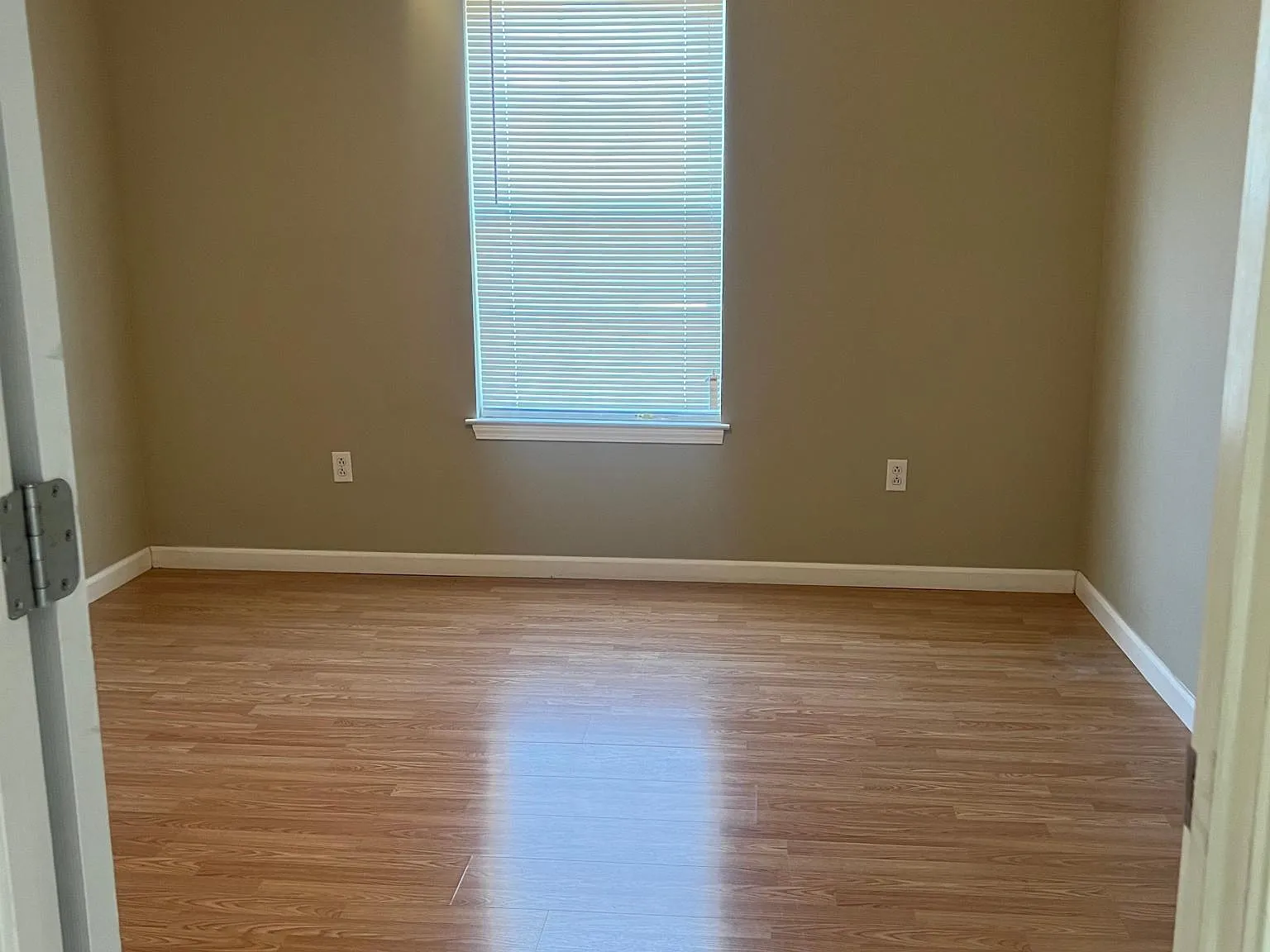 2 bed, $850 — Photo 4