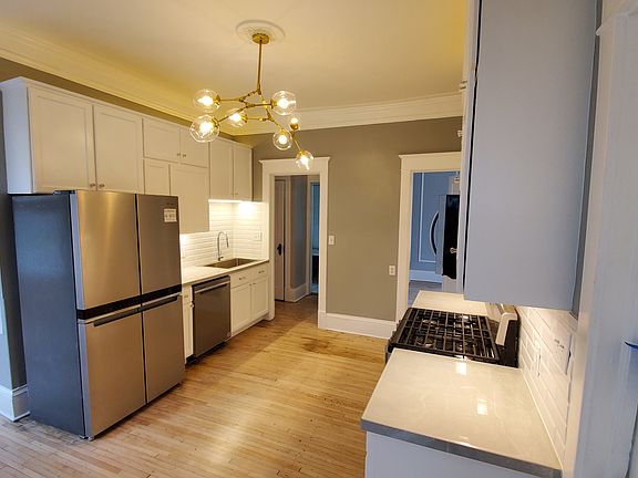 4th image of 1400 Girard Ave N #1
