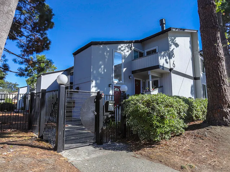 66 Newell Rd #O — Photo 4