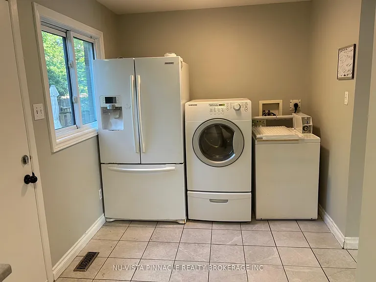 577 3rd St #39 — Photo 9
