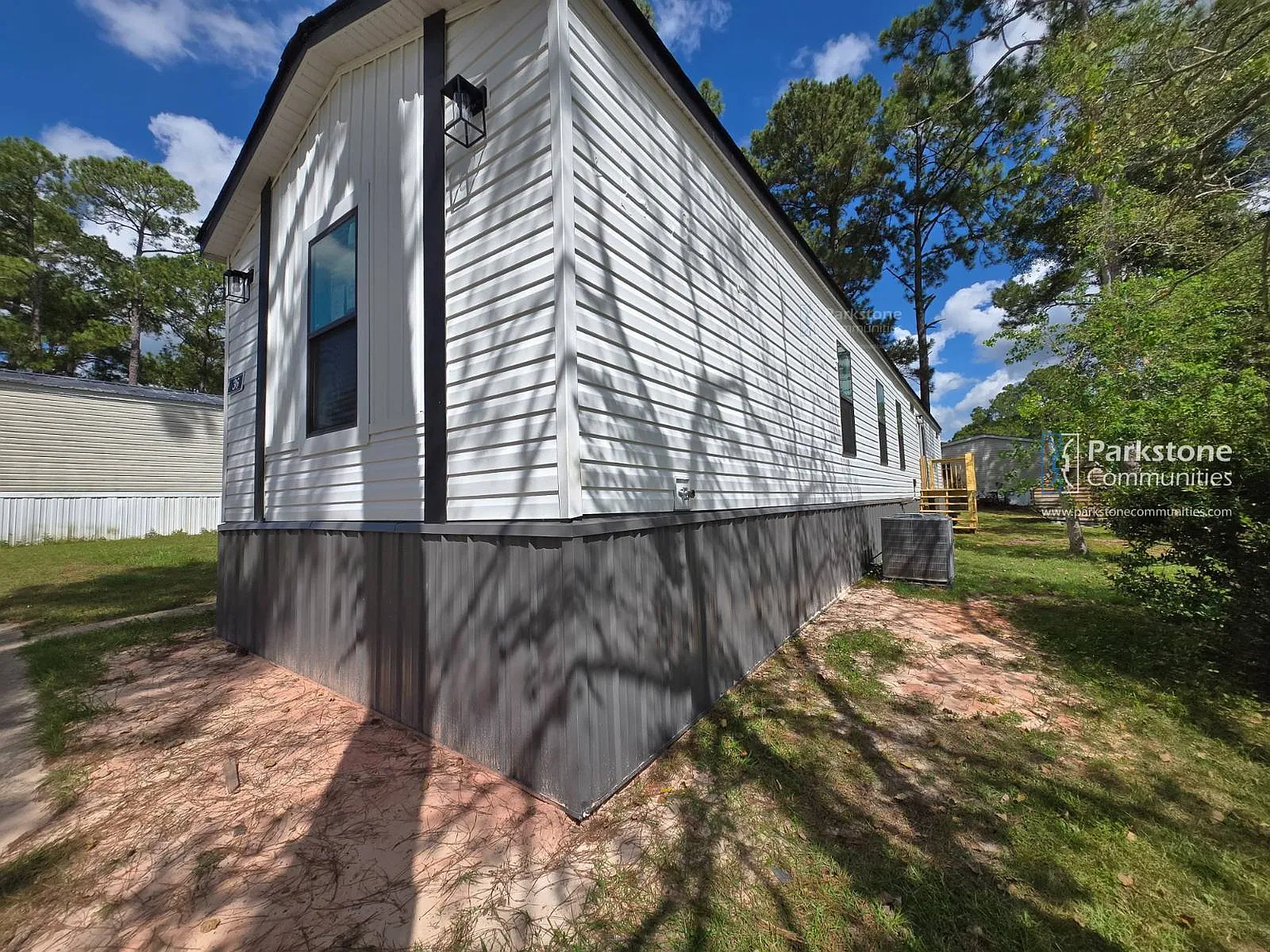 3 bed, 2.0 bath, 1140 sqft, $1,100 — Photo 3