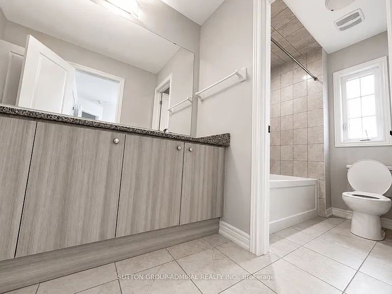 1320 Blackmore St — Photo 21