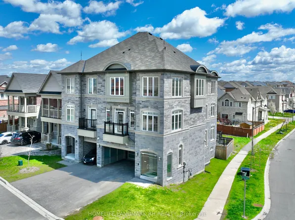 11 Lorne Glen St, Markham, ON L6C 2N6
